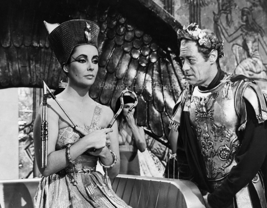 Elizabeth Taylor 1963 With Rex Harrison in Cleopatra wm.jpg